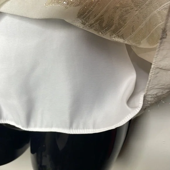 White House Black Market Size S White Metallic Gold Floral Sleeveless Silk Top - Picture 5 of 12